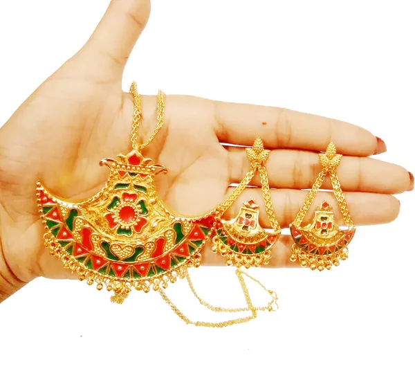 Assamese_Traditional_Gold_Plated_Red_Green_Colour_Chain_Jewellery_Set_For_Women